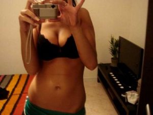 Sirielle cougar escorts in Yucca Valley